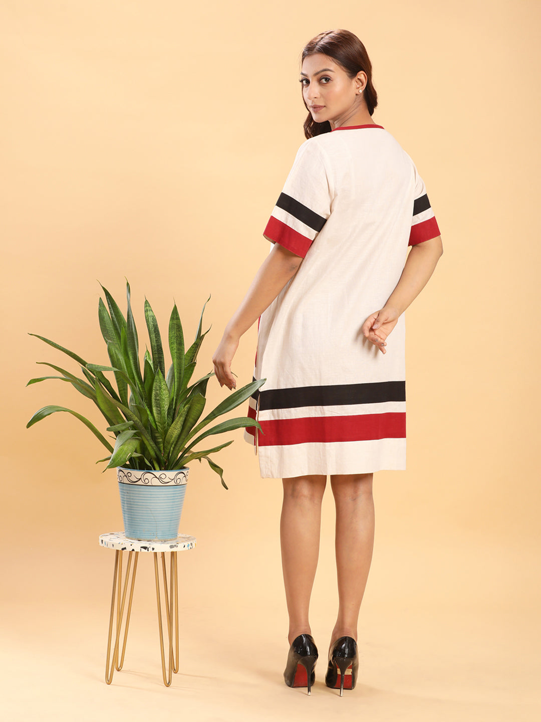 Beige T-Shirt Dress with Red Pockets