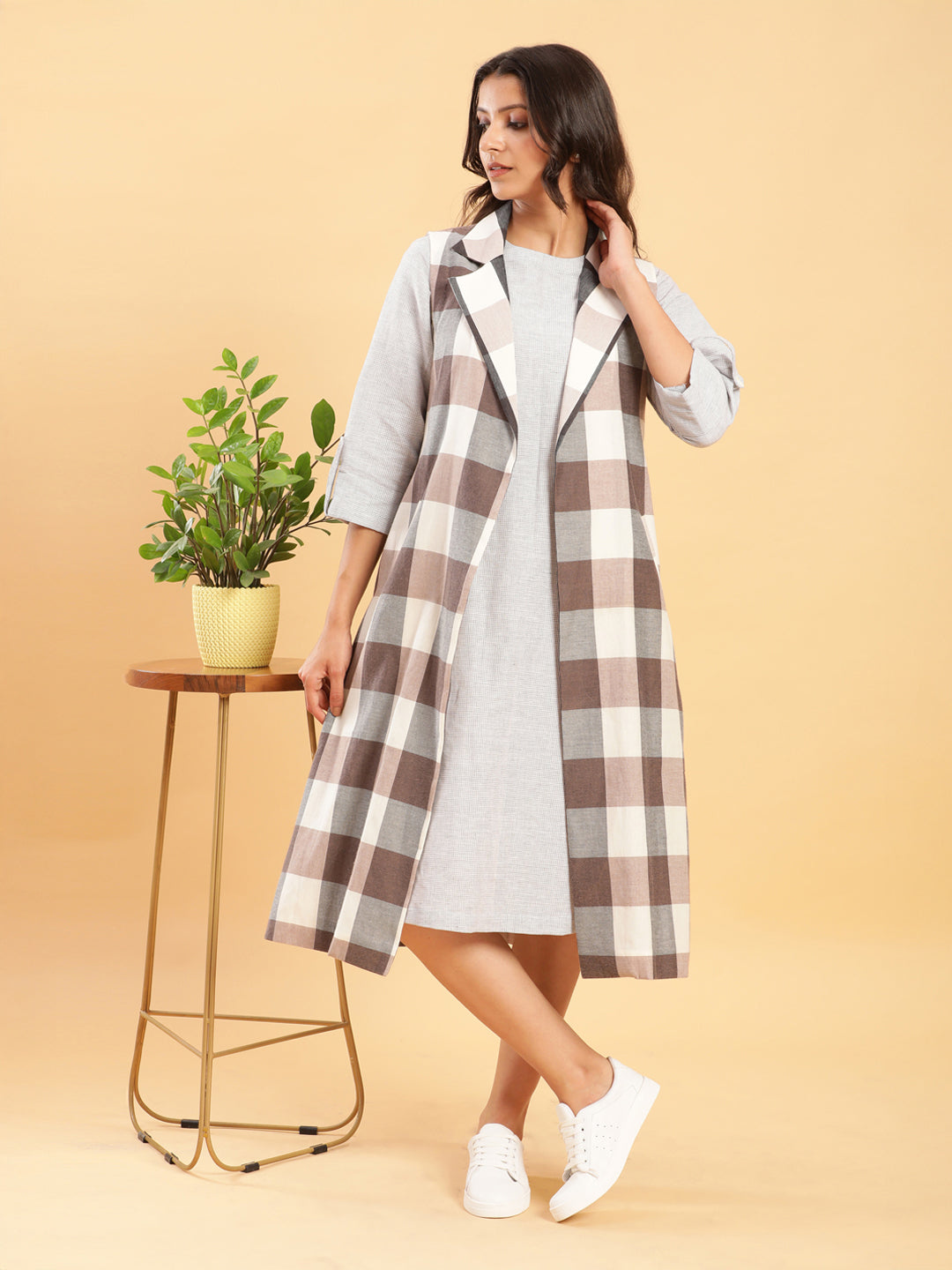 Earthy Check Linen Sleeveless Long Jacket