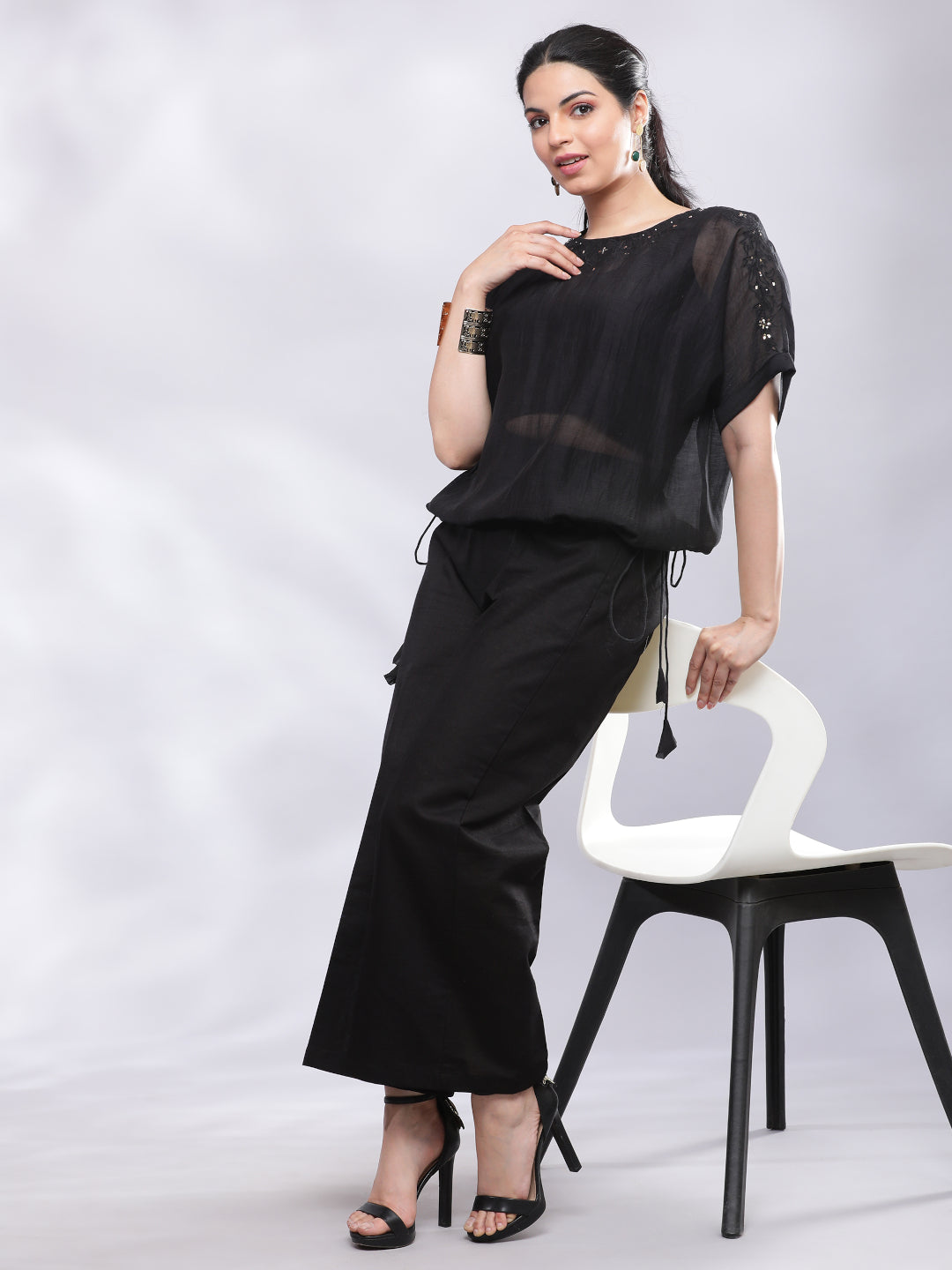 Signature Mul Two Layer Blouson Kimono Top with Motif - Black